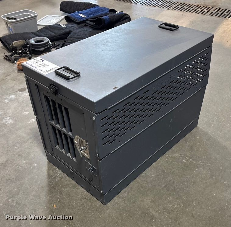 image for item EE4385 Ray Allen dog crate