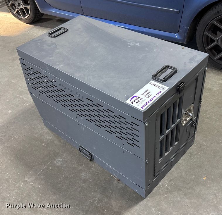 image for item EE4385 Ray Allen dog crate