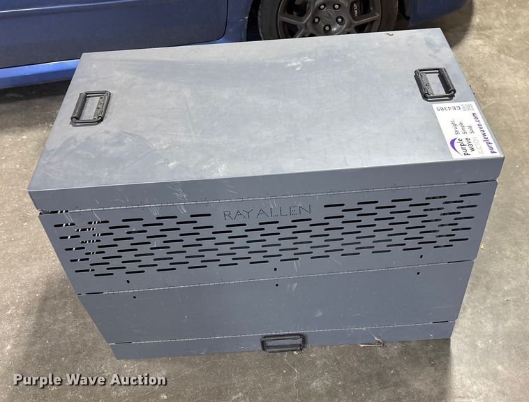 image for item EE4385 Ray Allen dog crate