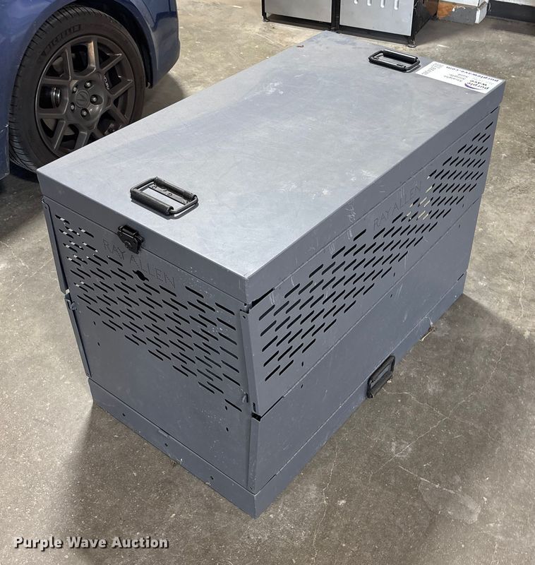 image for item EE4385 Ray Allen dog crate