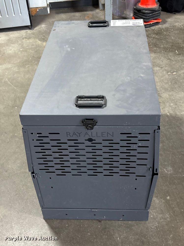 image for item EE4385 Ray Allen dog crate