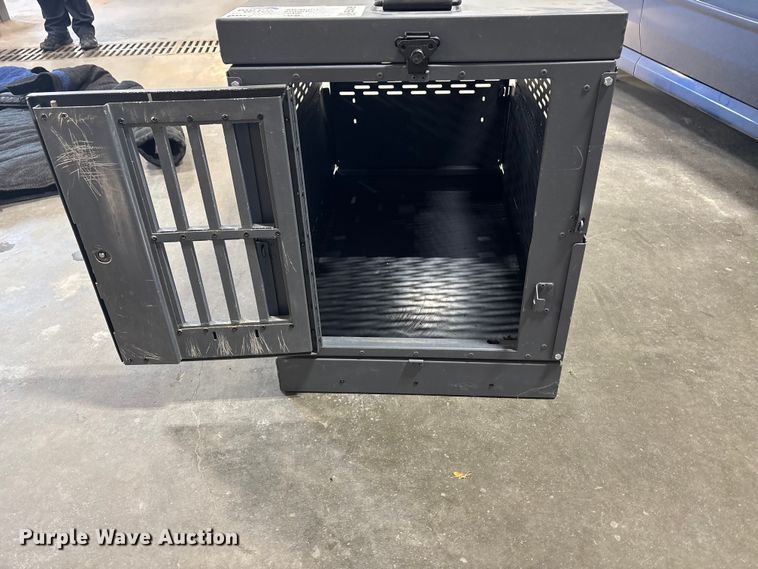 image for item EE4385 Ray Allen dog crate