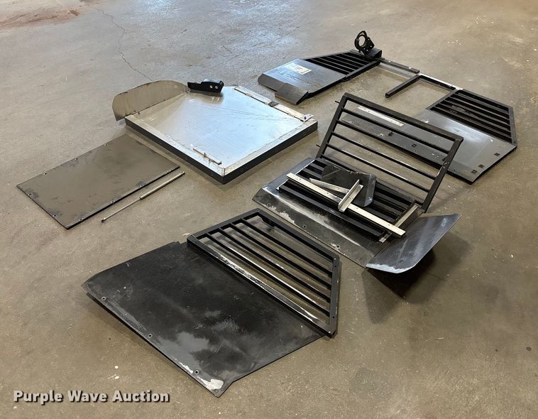 image for item EE4386 Law enforcement K9 cage