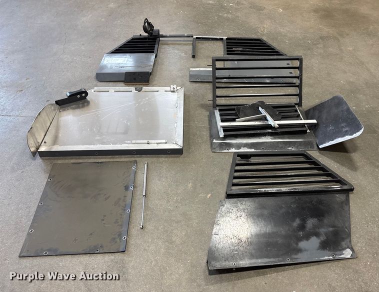 image for item EE4386 Law enforcement K9 cage