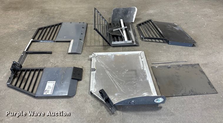 image for item EE4386 Law enforcement K9 cage