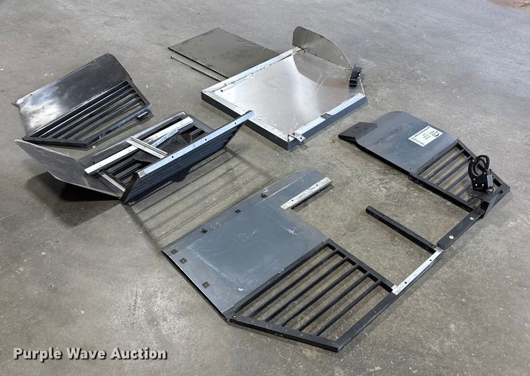 image for item EE4386 Law enforcement K9 cage