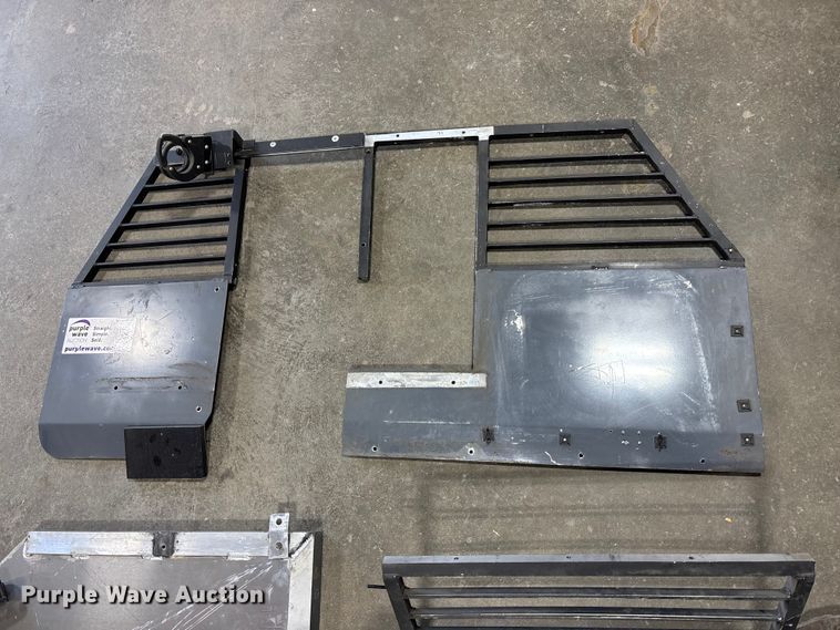 image for item EE4386 Law enforcement K9 cage