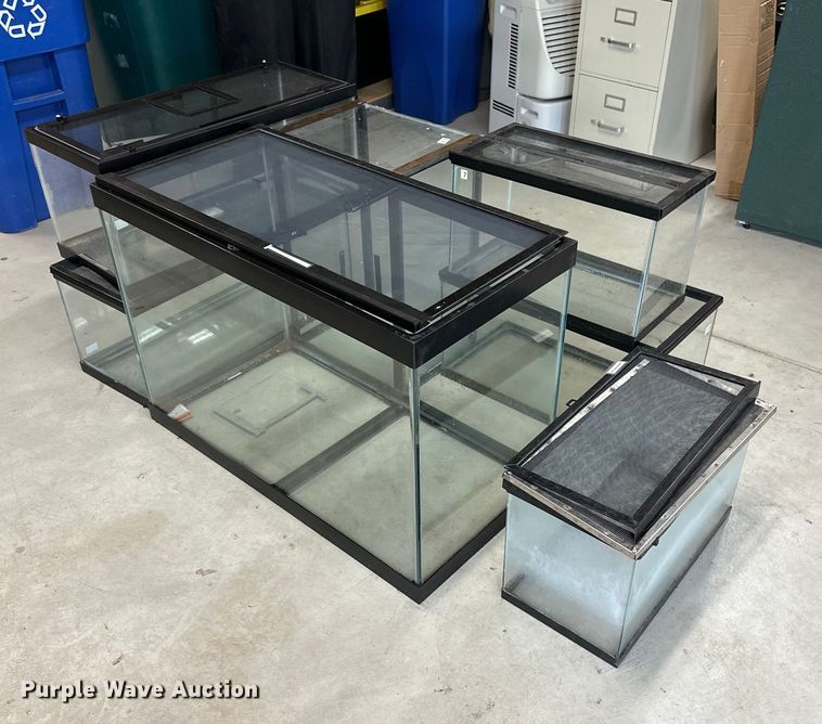 image for item EE4434 Aquariums/enclosures