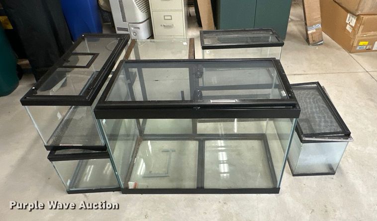 image for item EE4434 Aquariums/enclosures