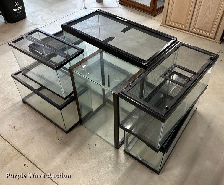 image for item EE4434 Aquariums/enclosures