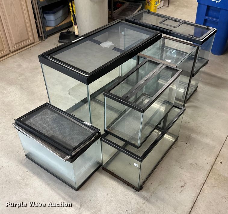 image for item EE4434 Aquariums/enclosures