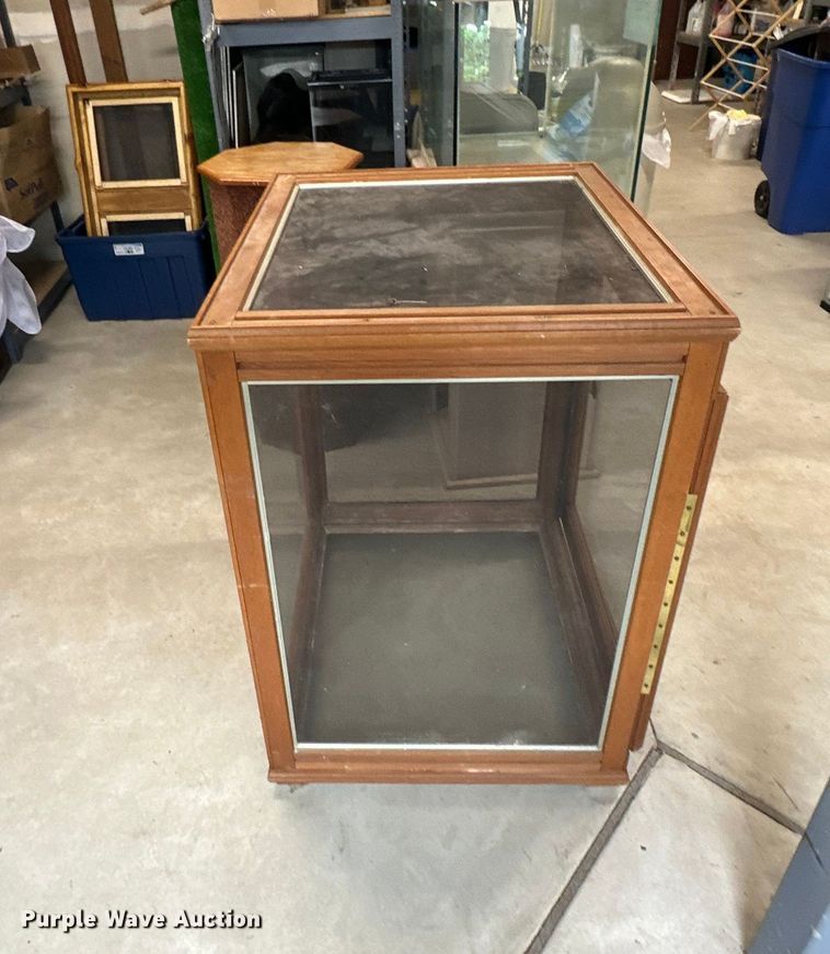 image for item EE4434 Aquariums/enclosures