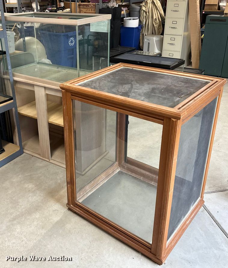 image for item EE4434 Aquariums/enclosures