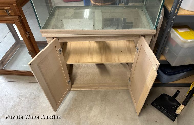 image for item EE4434 Aquariums/enclosures