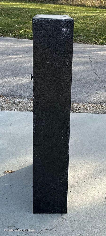 image for item EE4436 Homak  safe