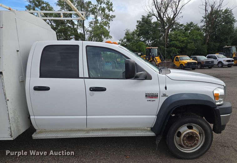 image for item EF1679 2008 Dodge Ram 4500  Crew Cab utility / service truck