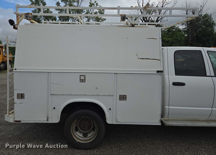image for item EF1679 2008 Dodge Ram 4500  Crew Cab utility / service truck