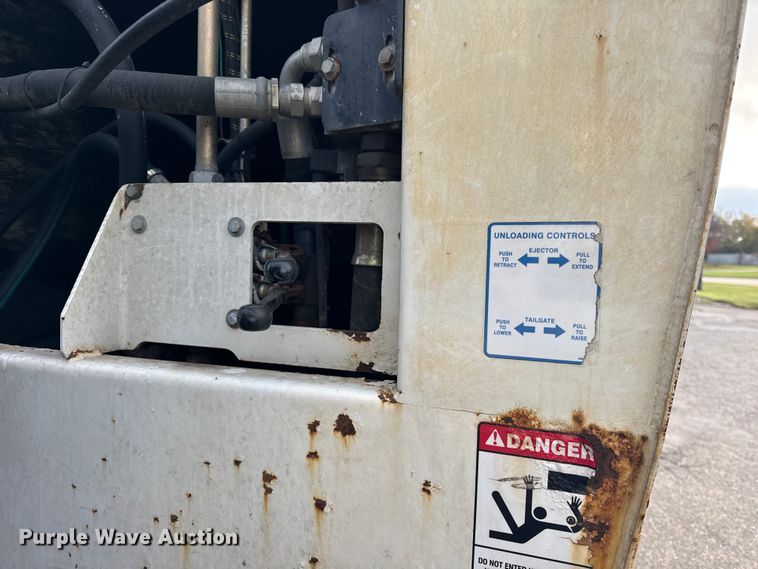 image for item EF2269 2010 Autocar Xpeditor refuse truck