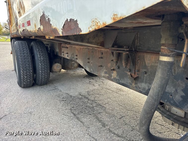 image for item EF2269 2010 Autocar Xpeditor refuse truck