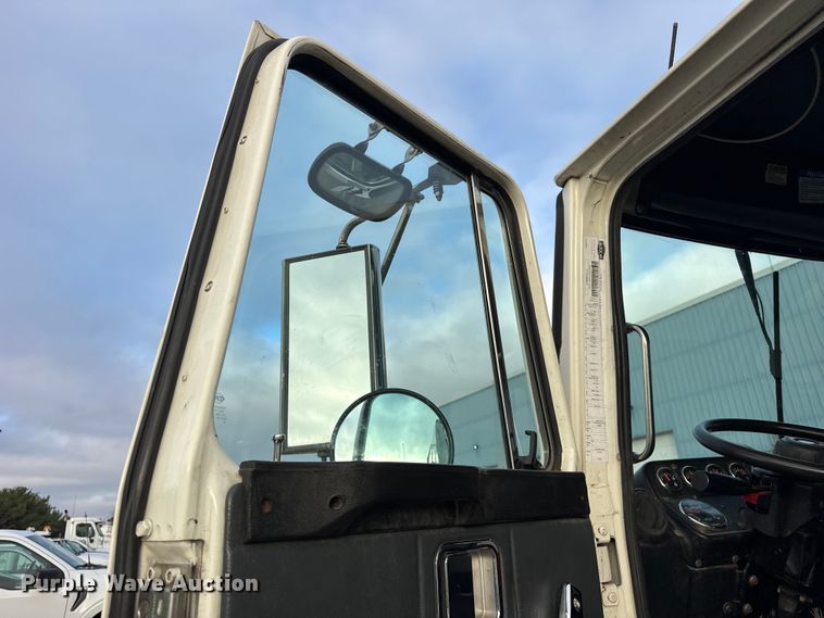 image for item EF2269 2010 Autocar Xpeditor refuse truck