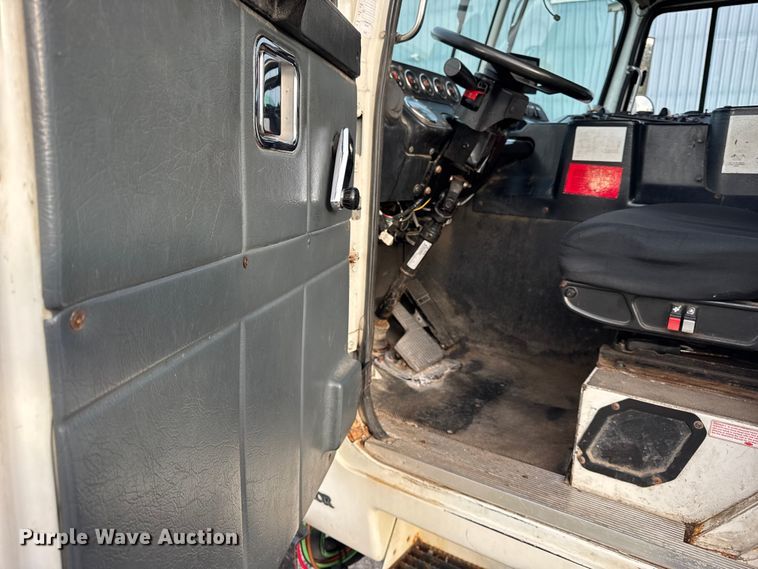 image for item EF2269 2010 Autocar Xpeditor refuse truck