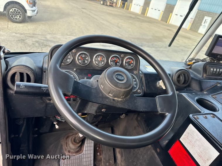 image for item EF2269 2010 Autocar Xpeditor refuse truck