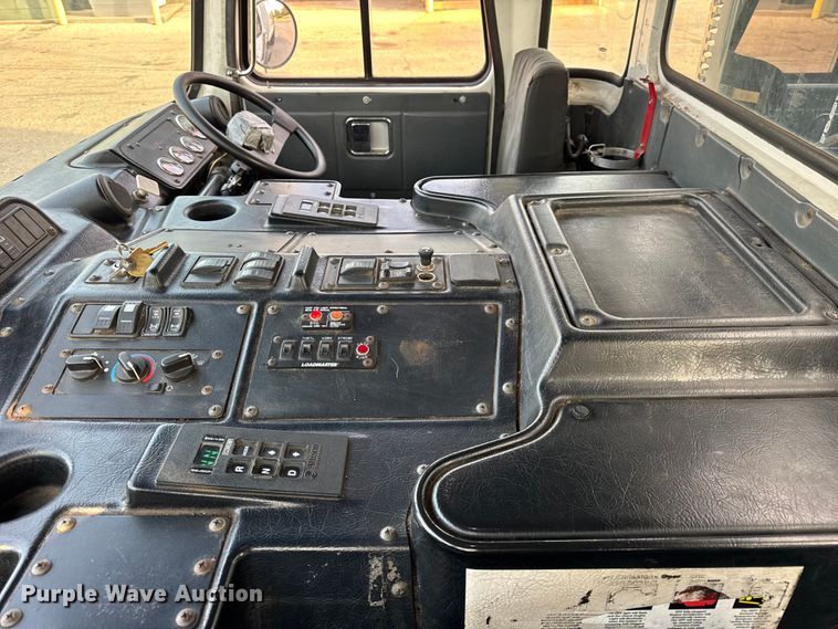 image for item EF2269 2010 Autocar Xpeditor refuse truck