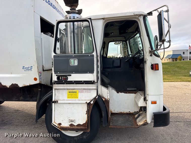image for item EF2269 2010 Autocar Xpeditor refuse truck