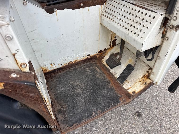 image for item EF2269 2010 Autocar Xpeditor refuse truck