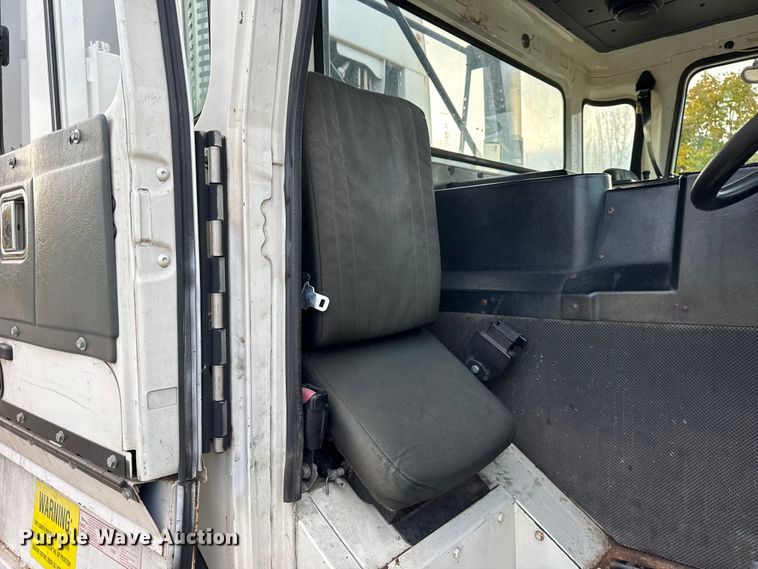 image for item EF2269 2010 Autocar Xpeditor refuse truck