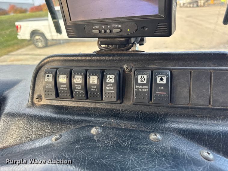 image for item EF2269 2010 Autocar Xpeditor refuse truck