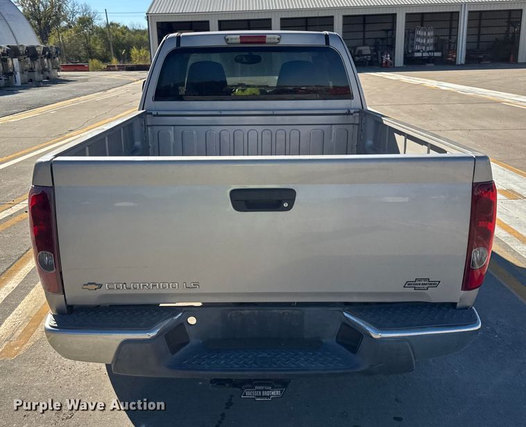 image for item EF2278 2004 Chevrolet Colorado Ext. Cab pickup truck