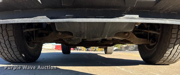 image for item EF2278 2004 Chevrolet Colorado Ext. Cab pickup truck