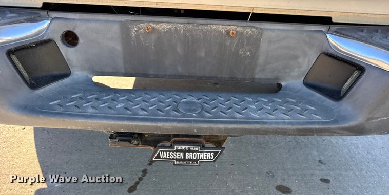 image for item EF2278 2004 Chevrolet Colorado Ext. Cab pickup truck