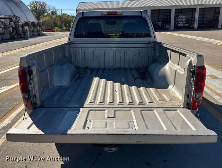 image for item EF2278 2004 Chevrolet Colorado Ext. Cab pickup truck
