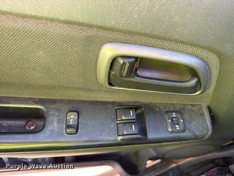 image for item EF2278 2004 Chevrolet Colorado Ext. Cab pickup truck