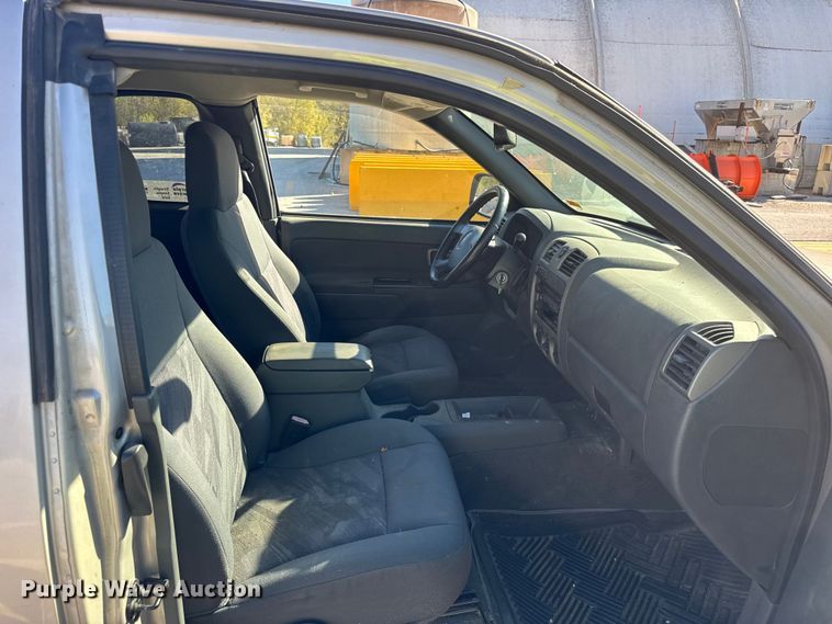 image for item EF2278 2004 Chevrolet Colorado Ext. Cab pickup truck