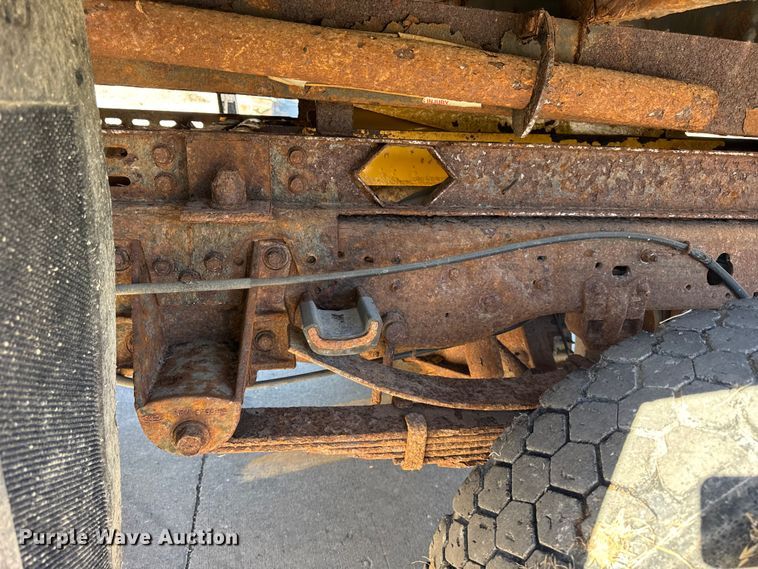 image for item EF2279 2001 Ford F450 Super Duty dump flatbed truck