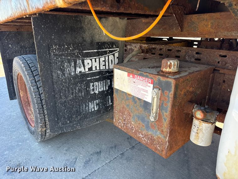 image for item EF2279 2001 Ford F450 Super Duty dump flatbed truck