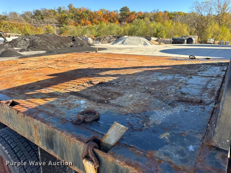 image for item EF2279 2001 Ford F450 Super Duty dump flatbed truck