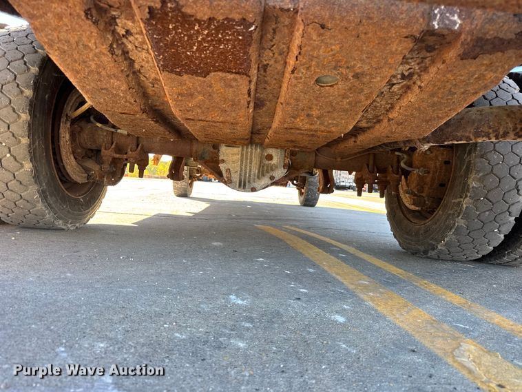 image for item EF2279 2001 Ford F450 Super Duty dump flatbed truck