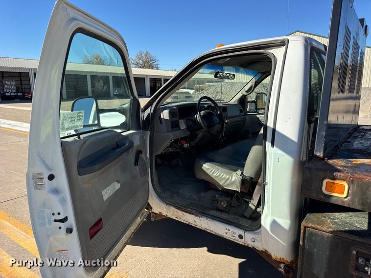 image for item EF2279 2001 Ford F450 Super Duty dump flatbed truck