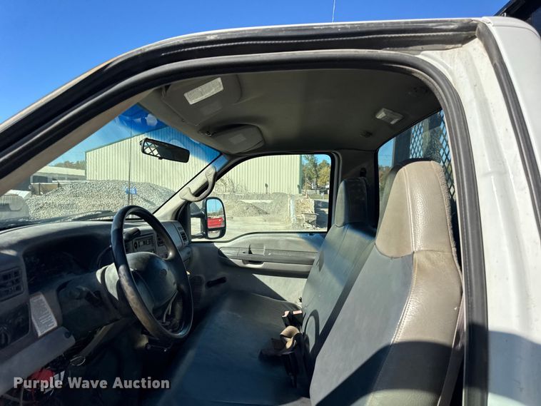 image for item EF2279 2001 Ford F450 Super Duty dump flatbed truck