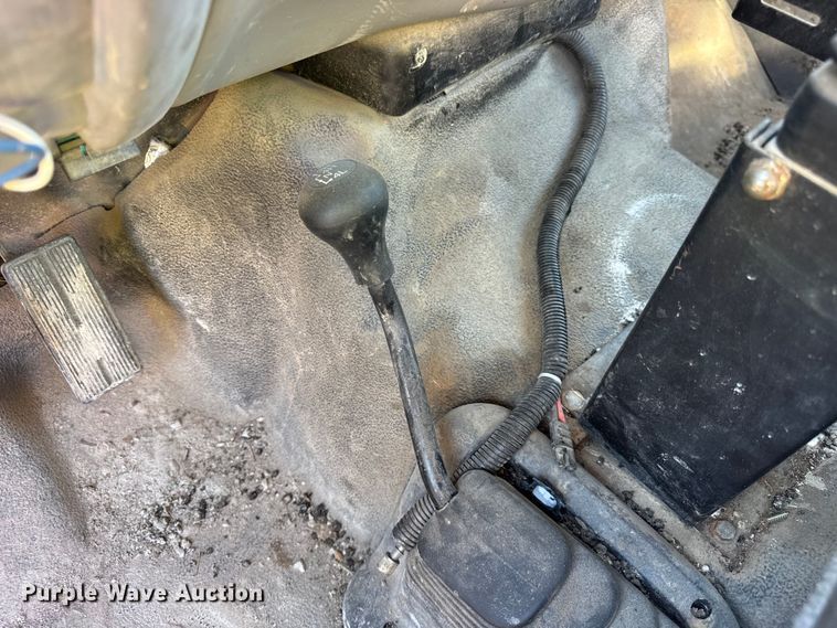 image for item EF2279 2001 Ford F450 Super Duty dump flatbed truck