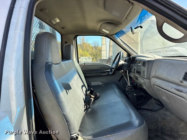 image for item EF2279 2001 Ford F450 Super Duty dump flatbed truck