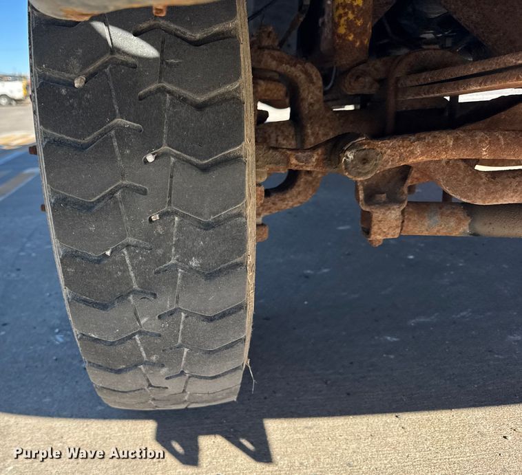 image for item EF2279 2001 Ford F450 Super Duty dump flatbed truck