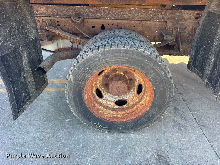 image for item EF2279 2001 Ford F450 Super Duty dump flatbed truck