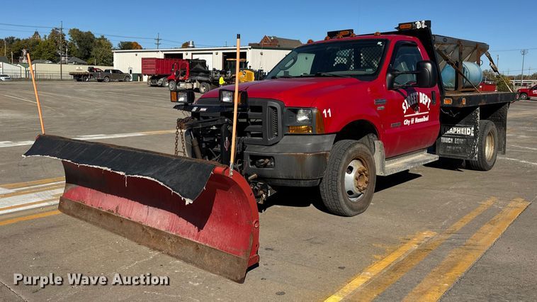 image for item EF2280 2005 Ford F350 Super Duty dump flatbed pickup truck