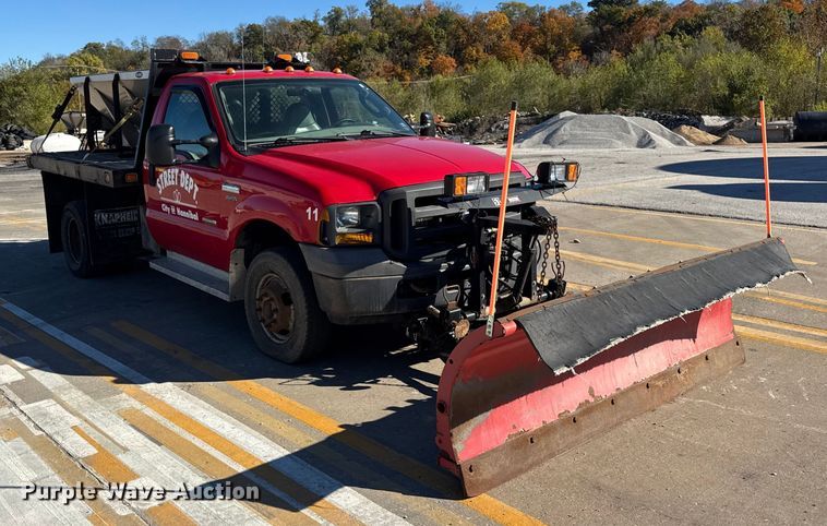 image for item EF2280 2005 Ford F350 Super Duty dump flatbed pickup truck