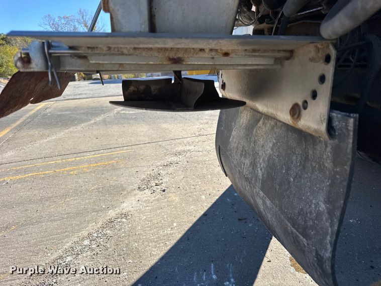 image for item EF2280 2005 Ford F350 Super Duty dump flatbed pickup truck